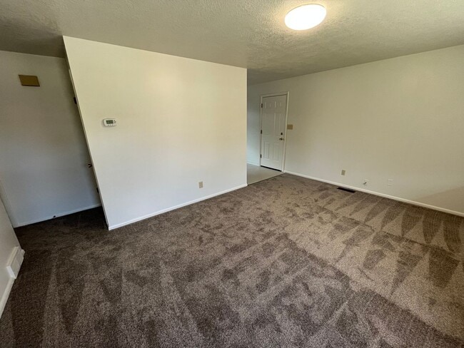 Photo - Lovely duplex for rent in Orem
