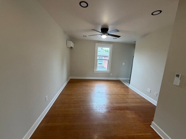 Photo - Gorgeous Newly Remodeled Upper Unit in Buckman with Washer/Dryer, A/C Unit 3