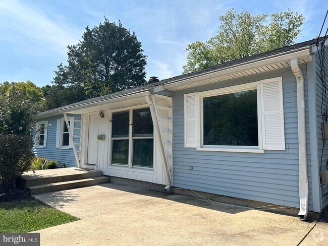 Building Photo - 6732 Harrison Ln Rental