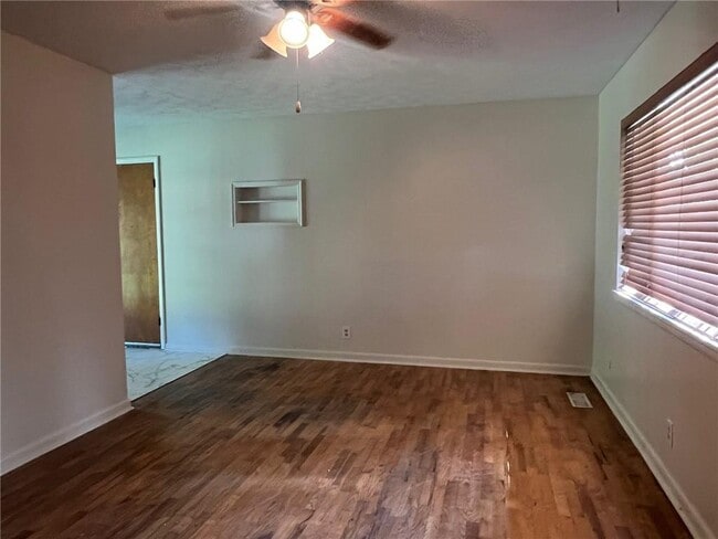 Photo - 215 W Highland St