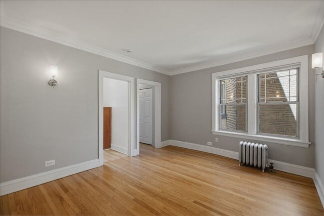 Building Photo - Large Studio in Andersonville Unit 27-2B