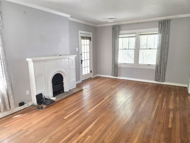 Photo - 1406 E Earll Dr