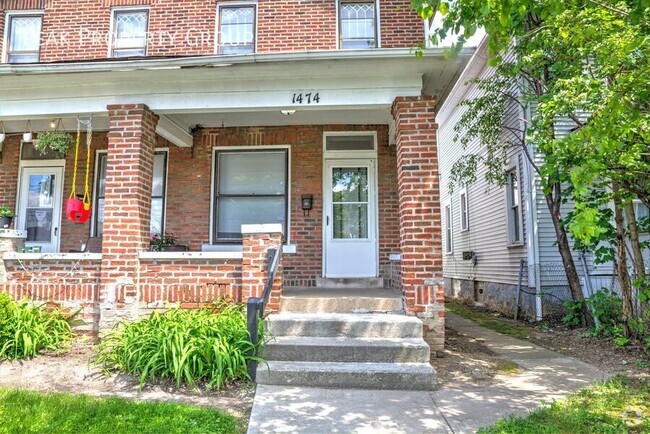 Building Photo - 1484 Summit St Rental