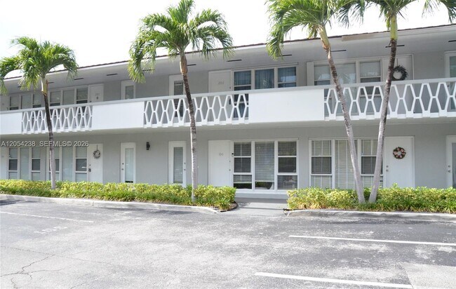 Photo - 35 Edgewater Dr Unit 104