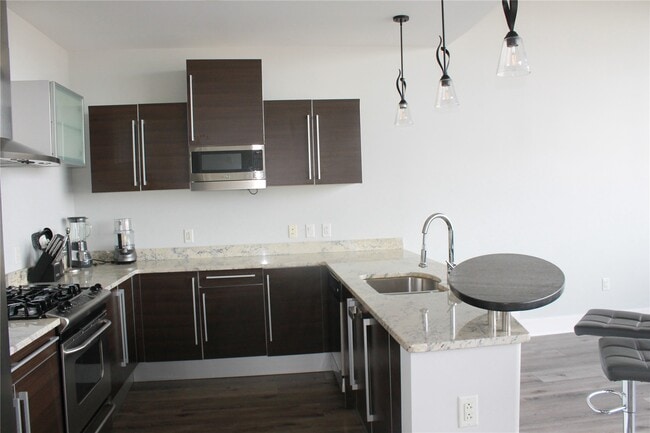 Photo - 4100 Forest Park Ave Unidad 510