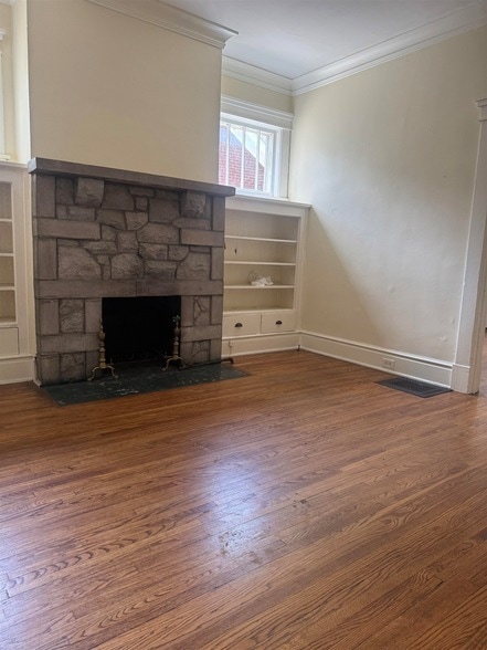 Photo - 445 Garland St