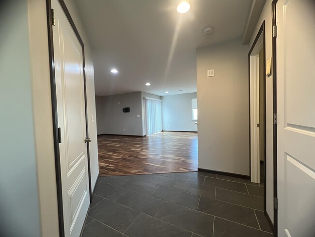 Photo - 6305 Saulk Trail