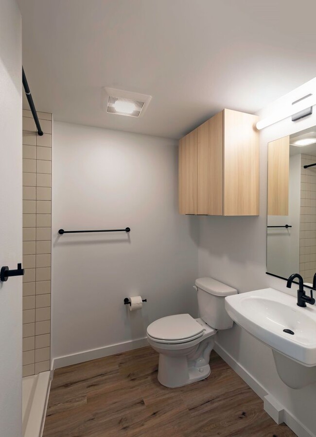 Photo - CHRONICLE: Stylish Wallingford Studios with Full Appliance Package & Premium Amenities