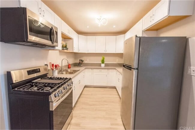 Photo - 12426 S Vermont Ave Unidad B