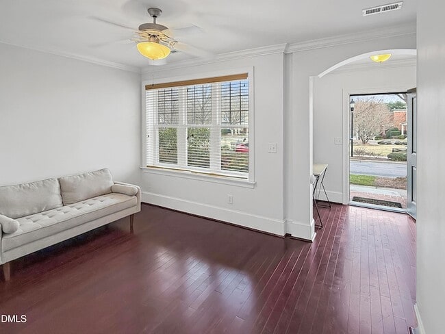 Photo - 184 Finsbury St