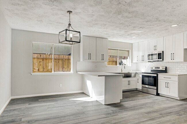 Photo - 2071 Delphi Ln