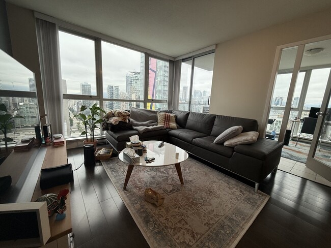 Photo - 1507-1408 Strathmore Mews