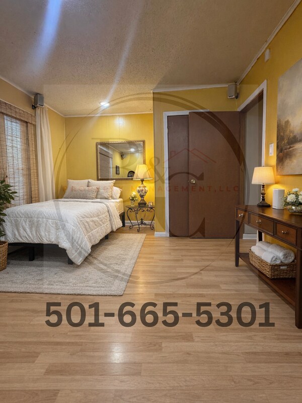 Photo - 3703 W Hepburn St
