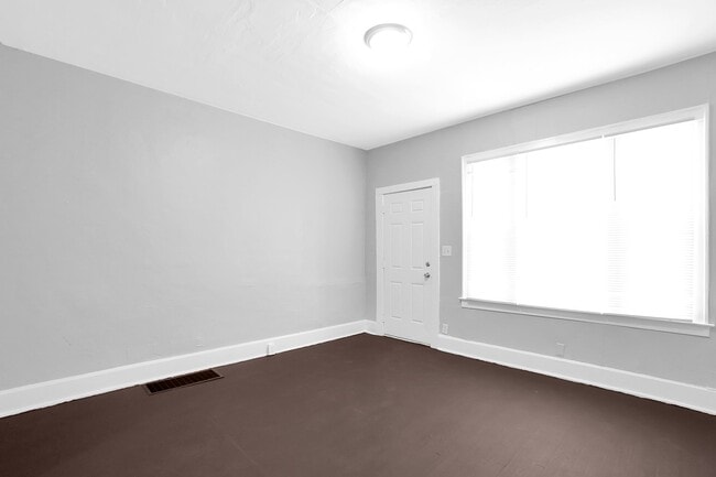 Photo - 1336 -1338 Sullivant Ave Columbus, OH 43223 Unidad 1336