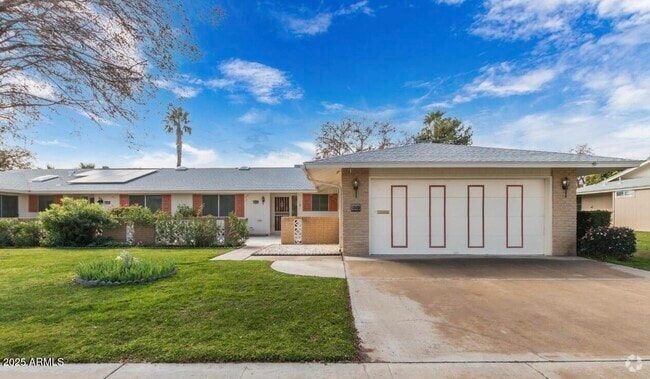 Building Photo - 10207 W Kingswood Cir Rental