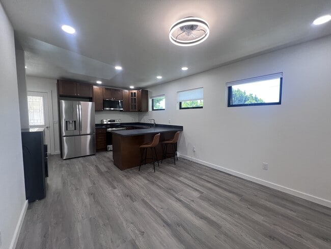 Photo - 837 Walnut Ln