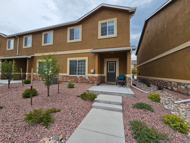 Photo - 3 bed-3 bath Townhome with AC!!!