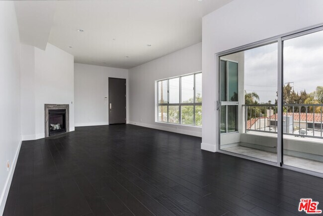 Photo - 1945 Overland Ave Unit 202