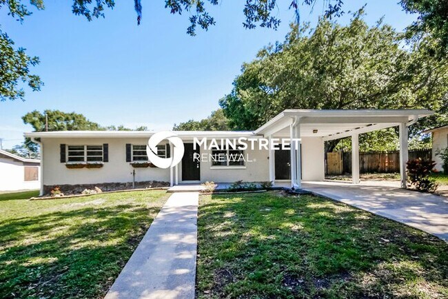 Building Photo - 4 Bedroom Pet-Friendly Home in Lakeland, FL with Main Street Renewal