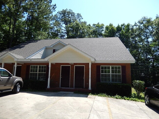 AWESOME 3/3 in Great Location Will Have Ne... - AWESOME 3/3 in Great Location Will Have Ne... House