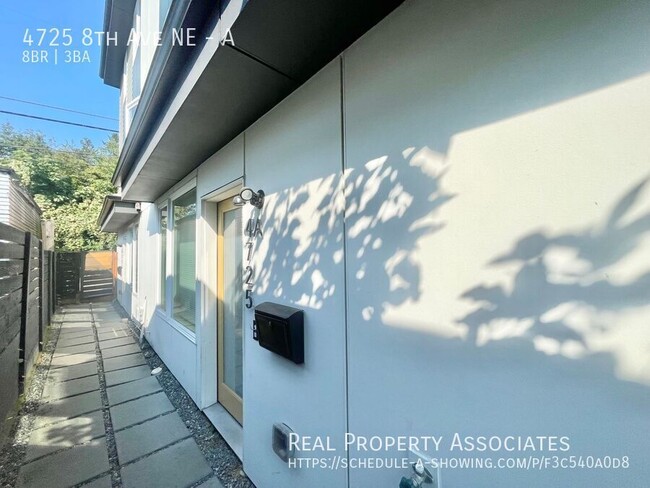 Building Photo - 4725 8th Ave NE Rental