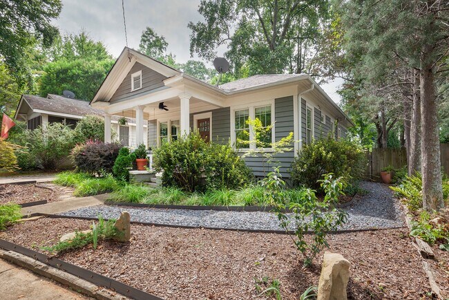 Photo - Beautiful 2bd/2ba Bungelow in Kirkwood wit...