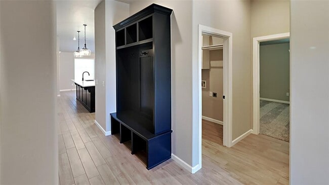 Photo - 1826 Taines Turn