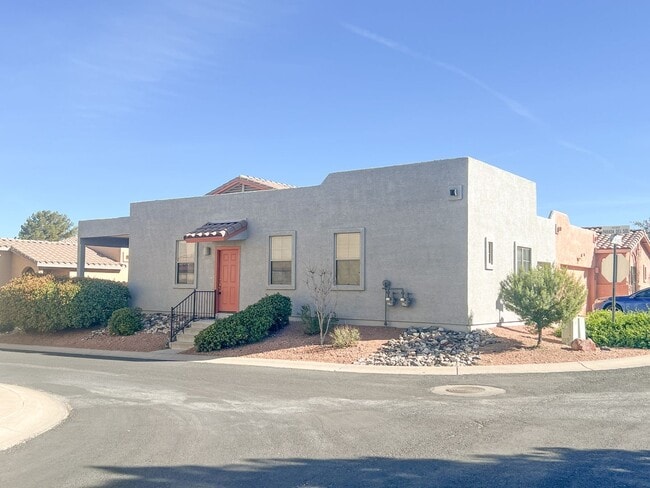 Building Photo - TOWNHOME - COTTONWOOD - HOA Cottonwood Square Commons