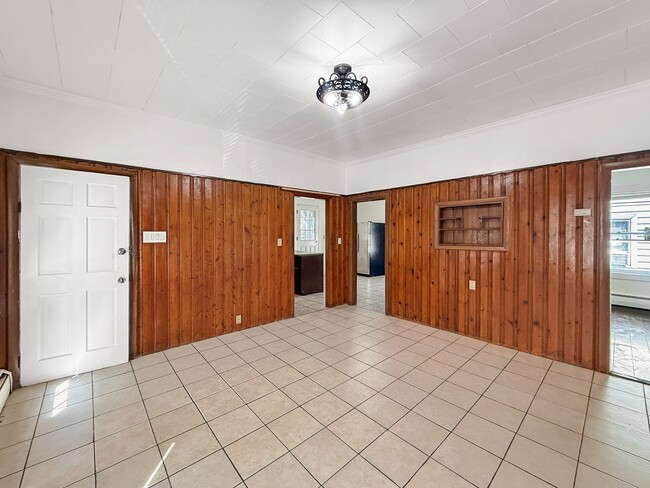28 Meadow St Unit 1