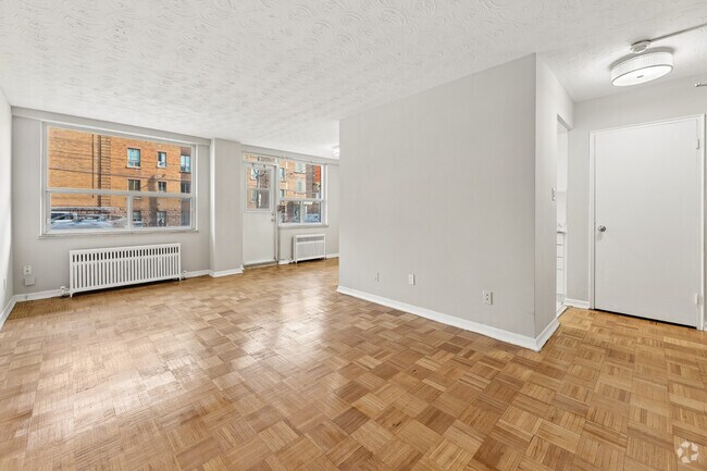 2BR, 1BA - 800SF - Living Room - Bel Manor Apartments