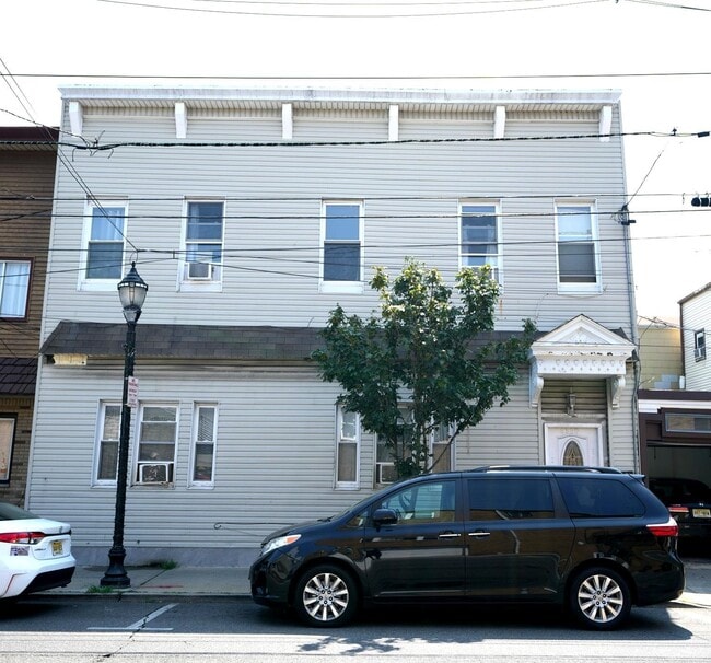 Building Photo - 6806 Broadway
