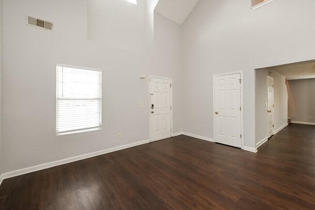 Photo - 1580 New Orleans Way