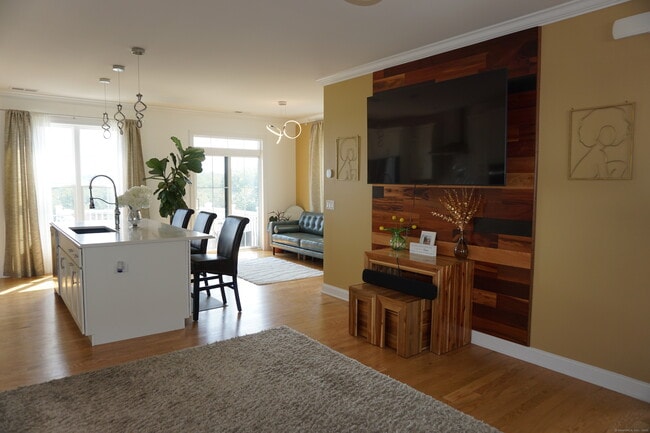 Building Photo - 127 Brentwood Cir Unit 127 Rental
