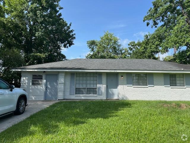 Building Photo - 10566 Mayfair Dr Rental