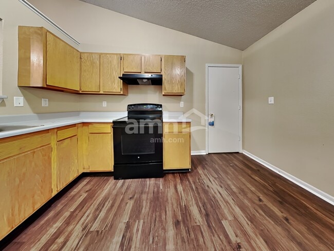 Photo - 2265 Lakecrest Dr