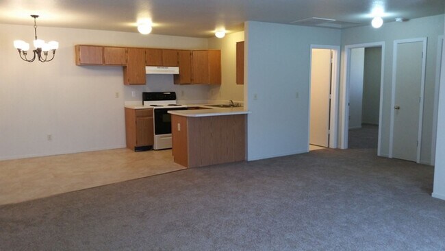 324 Sweetwater Cir Unit B