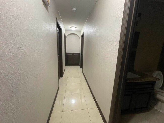 Photo - 5920 Springfield Ave