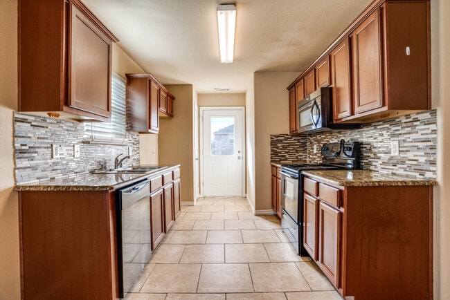 Photo - 811 E College Ave