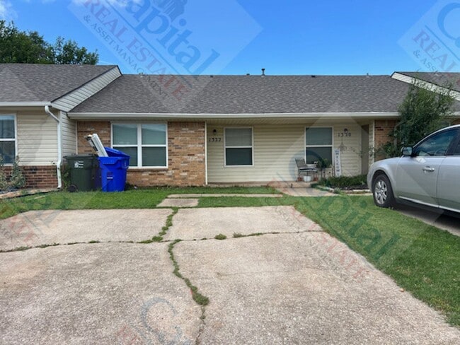 Building Photo - Charming 2 bedroom