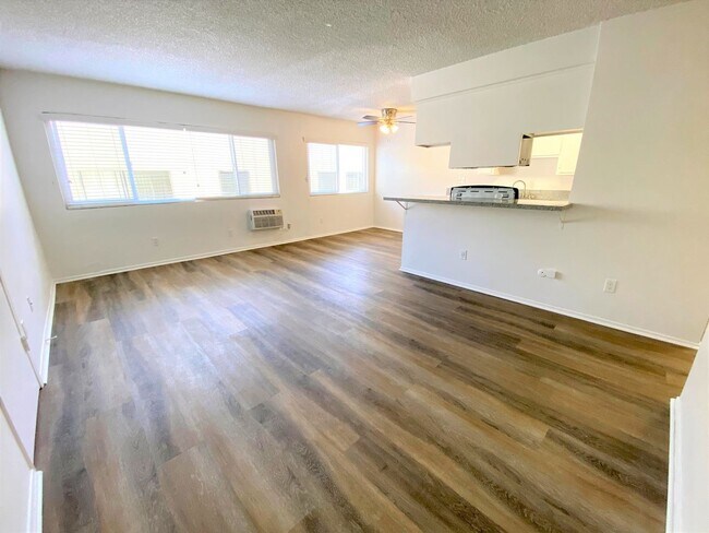 Photo - 817 S. St. Andrews Pl