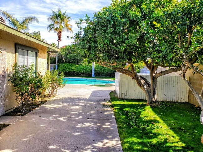 Building Photo - Single Story Beautiful House - Close to Ev...