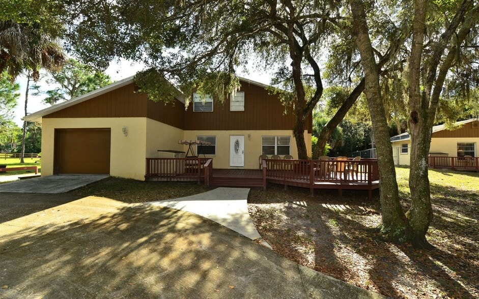 8200 Ibis St