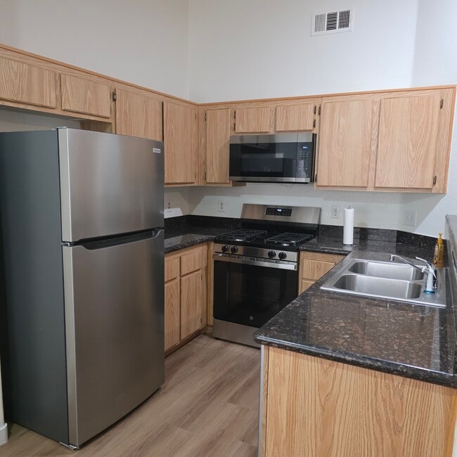 Kitchen - 1881 W Alexander Rd Unit 2051