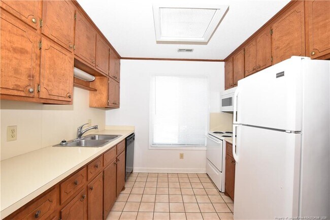 Photo - 400 N Steele St