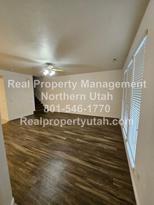 3 Bedroom Townhome Now Available! House Rental in Farmington, UT