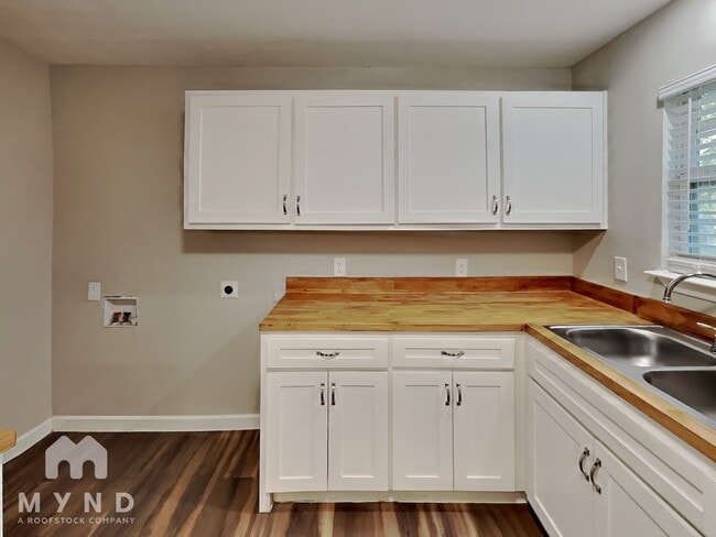 Photo - 512 E University Ave