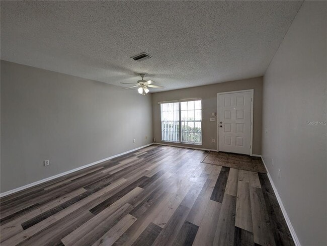 Photo - 414 Kensington Lake Cir