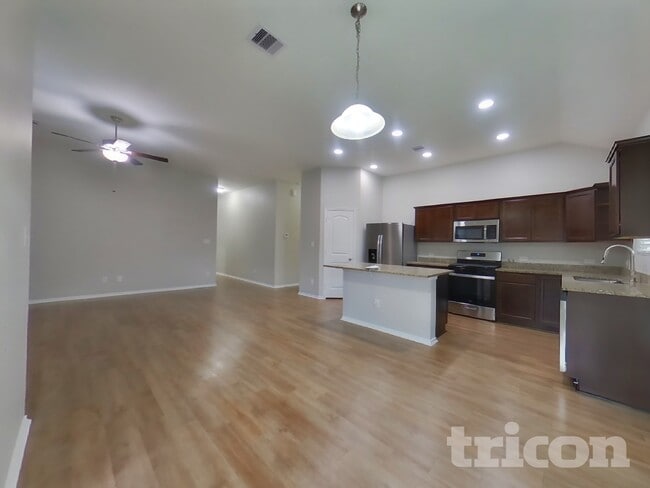 Photo - 955 Oak Falls Dr