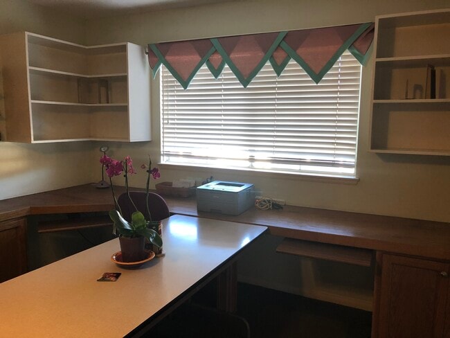 Dedicated Study/Office Space - 10640 Bruns Dr