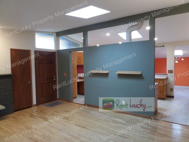 Photo - RARE FIND! Adorable 3-Bedroom Mid-Century Home in Great Des Moines Location!!